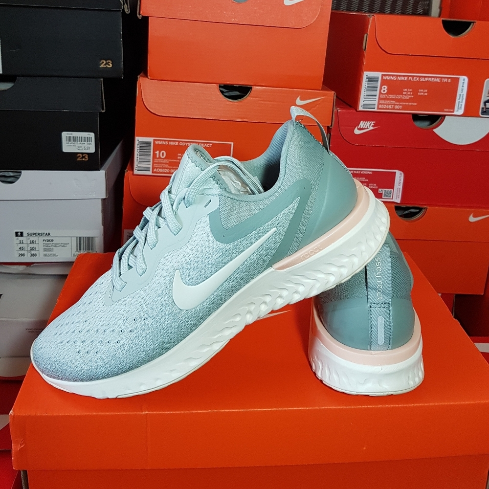 NIKE ODYSSEY REACT WOMEN'S US SIZE 7.5 BRAND NEW IN BOX